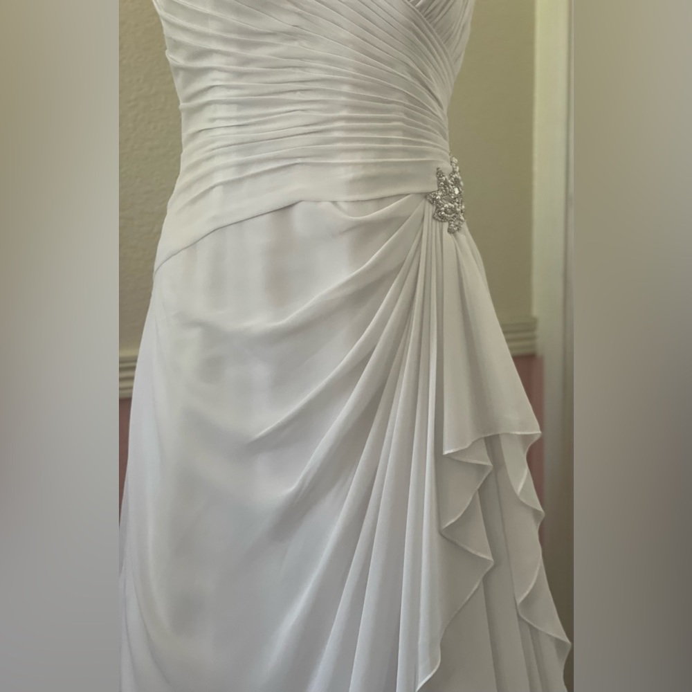 Wedding Gown size 10 - Picture 3 of 16